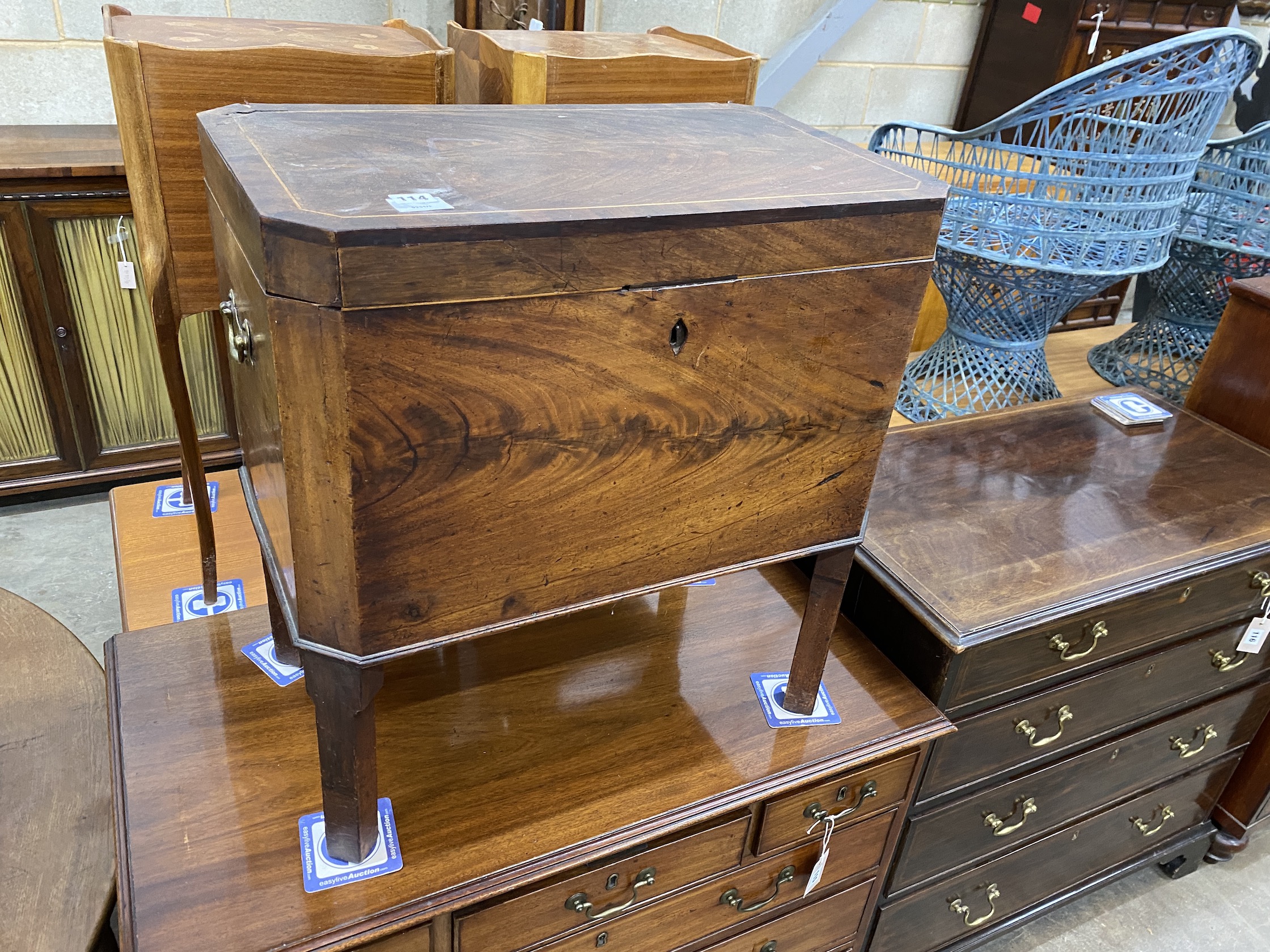 A George III mahogany cellarette, width 62cm, depth 38cm, height 66cm